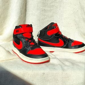 Nike Court Borough Mid 2 boys' sneakers